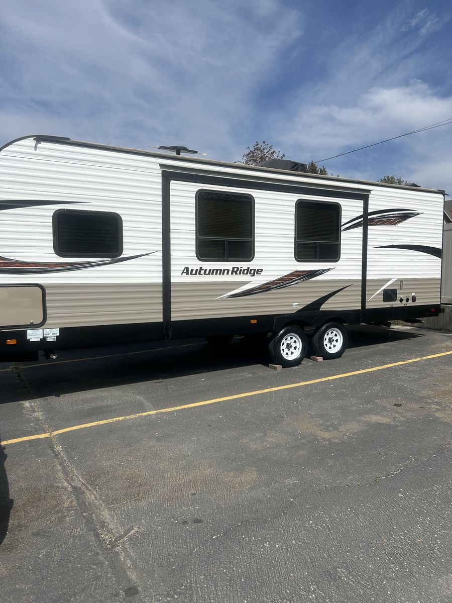2018 StarCraft Autumn Ridge 26ft Bunk house