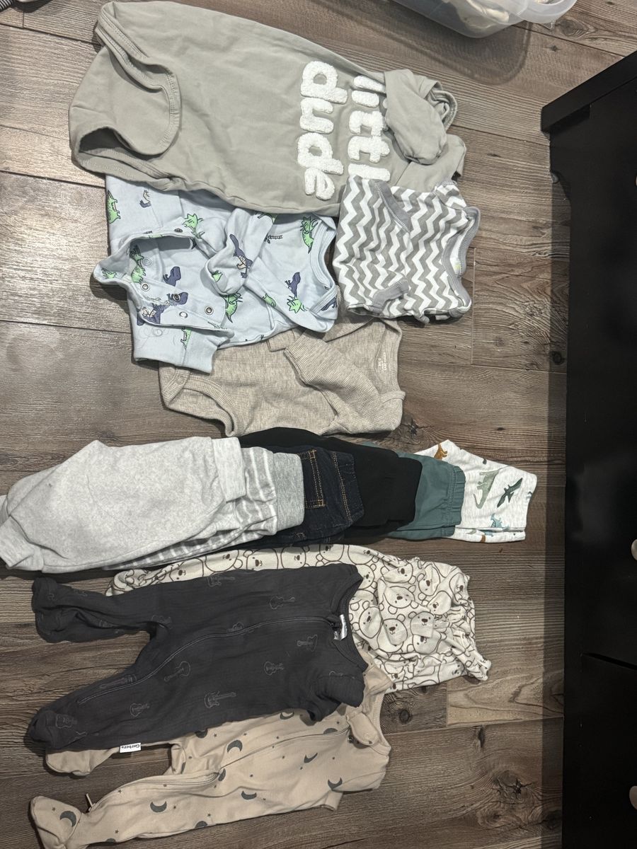 Gerber & Assorted Brands Baby Boy Clothes Lot 0-3M, Sleepers, Bodysuits, Pants, & Romper