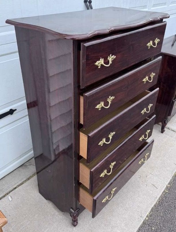 Gorgeous dresser
