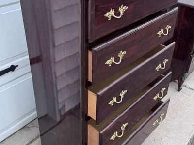 Gorgeous dresser