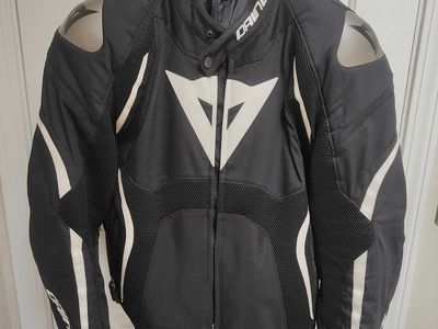 Dainese Estrema size 52