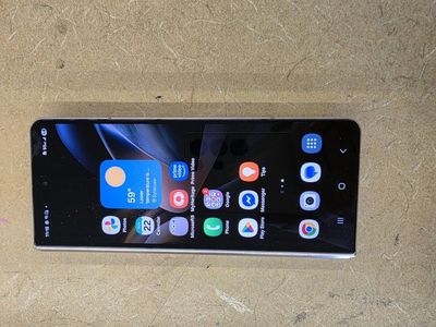 Galaxy Z fold 4 like new never used.