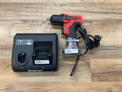 SNAP ON 3/8 INCH IMPACT W/ BATTERY & CHARGER