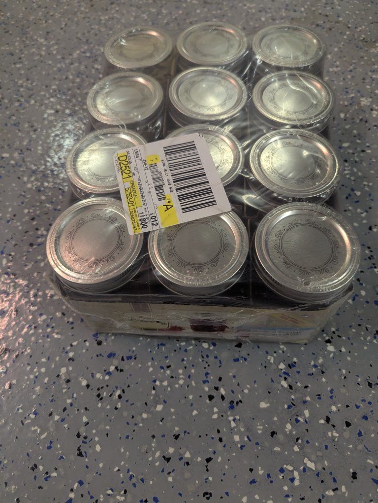 Kerr Quilted Crystal Jelly Jars, 8 oz, 12-Pack, Freezer Safe, Made in USA, BPA-Free