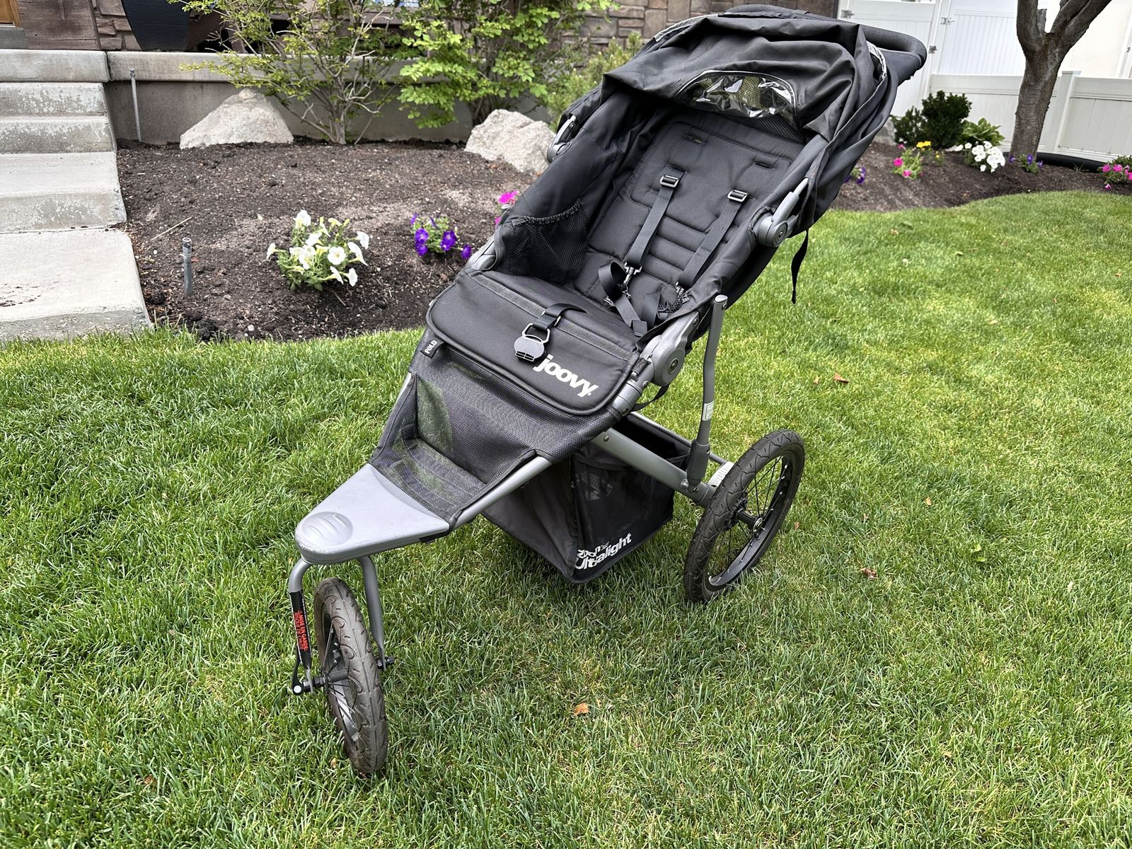 Jogging Stroller: Joovy Zoom 360 Ultralight