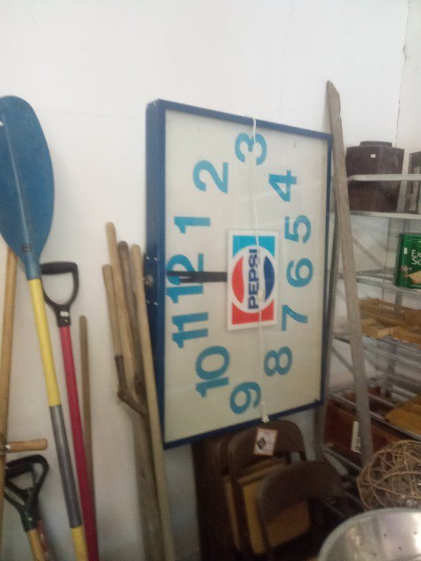 Pepsi clock