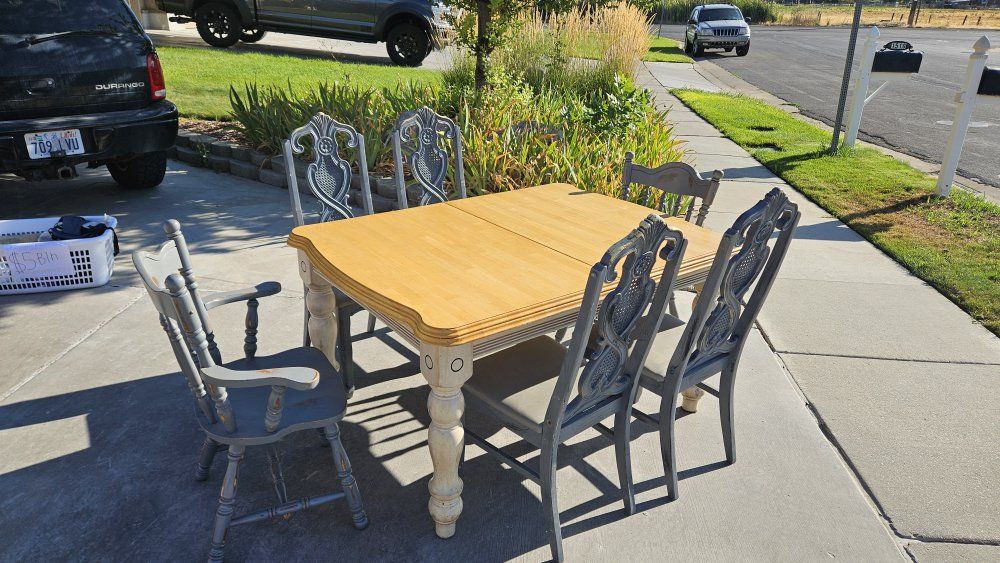 Dining Table Set with Chairs and Wood Leaf Extension