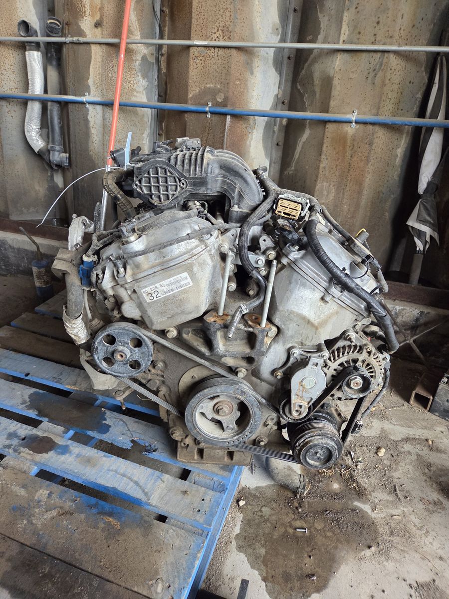 2010 Ford Fusion Engine with Transmission
