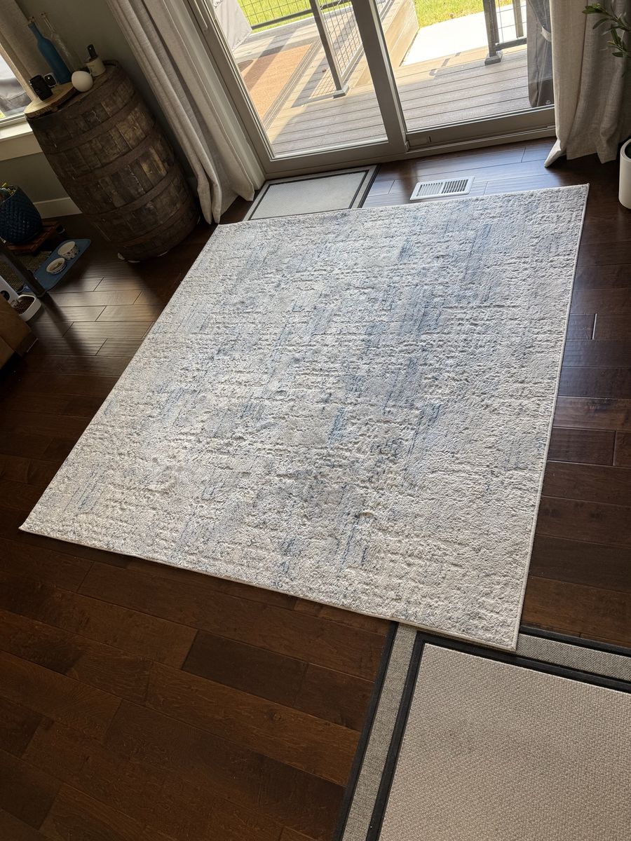 Safavieh Amelia Collection Blue Grey 6' 7" Square Decorative Area Rug