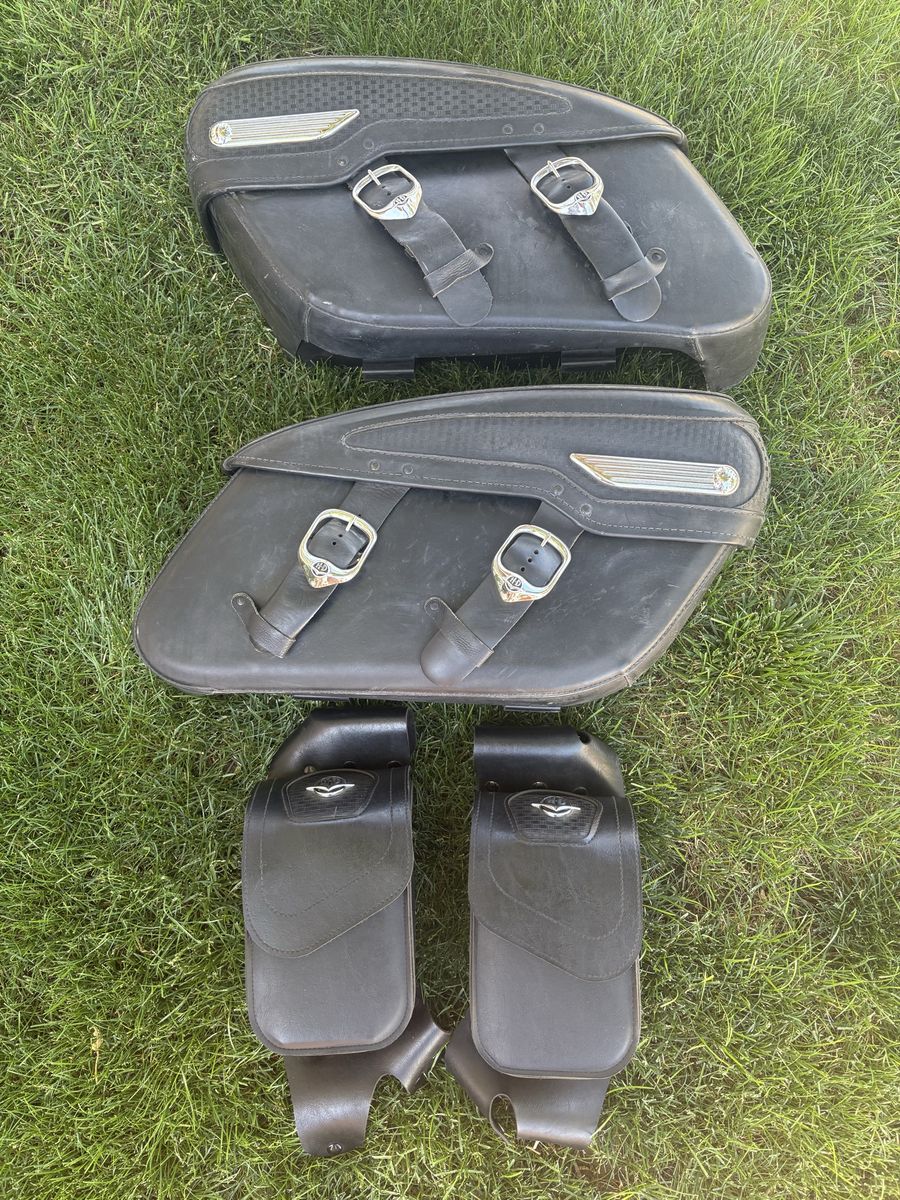 Harley-Davidson Saddlebags w/ crash bar bags
