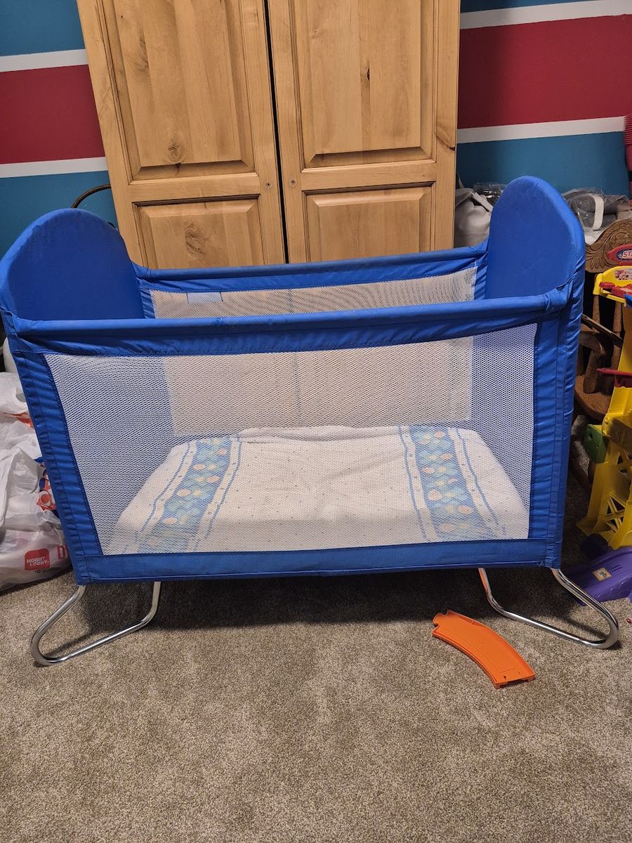 Portable Crib and Playpen