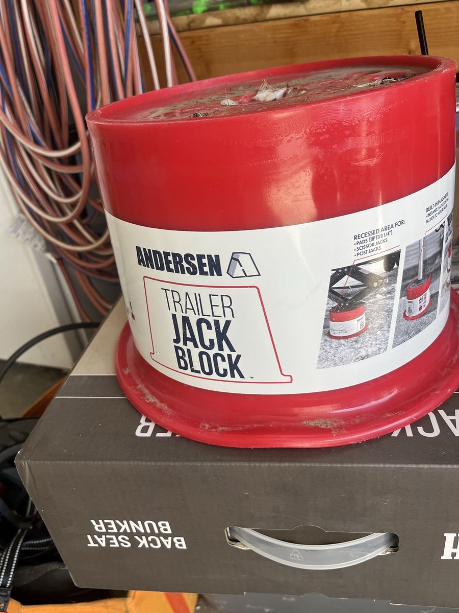 Andersen trailer Jack Block