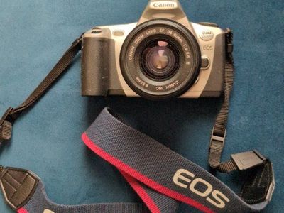 Canon EOS Rebel 2000 35mm SLR Film Camera w/ EF 35-80mm Zoom Lens & Strap