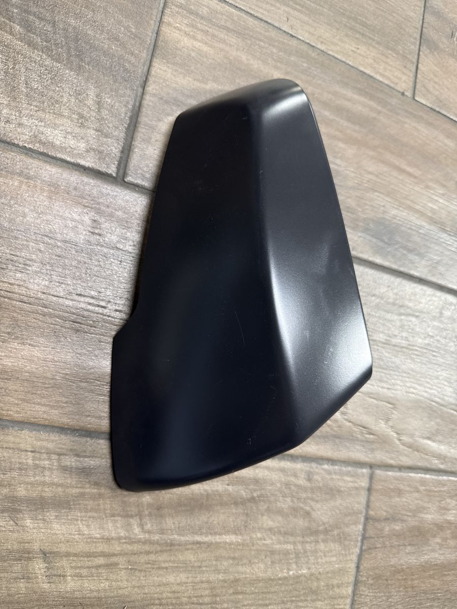 Exterior right side mirror cover
