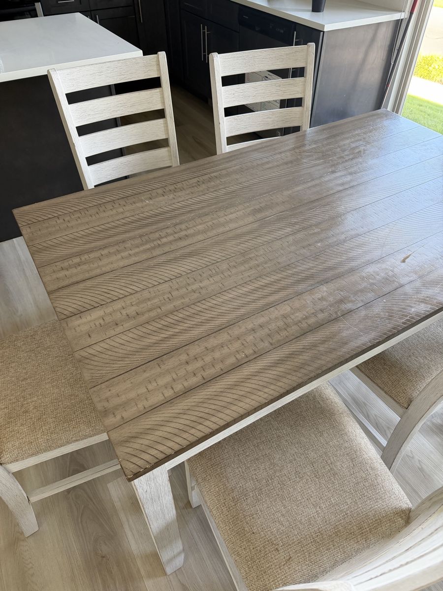 Dinner room table