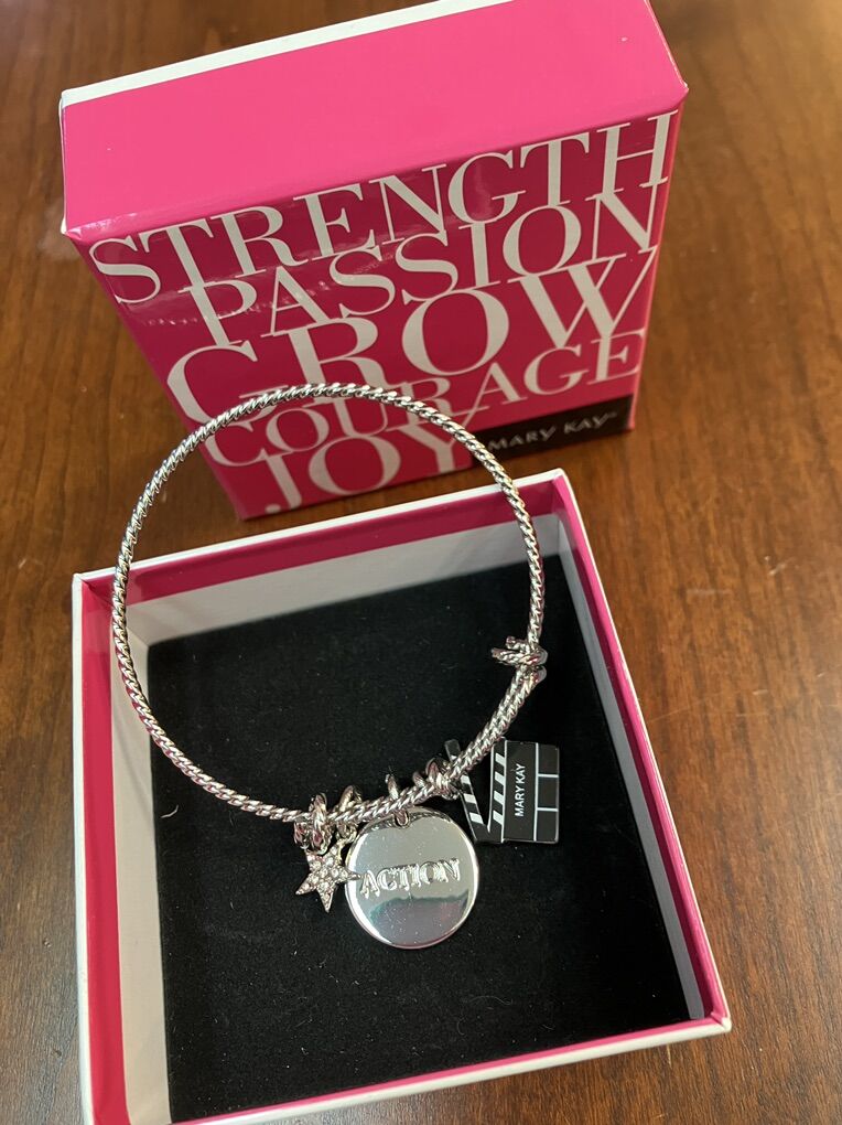 New Mary Kay Charm Bracelet
