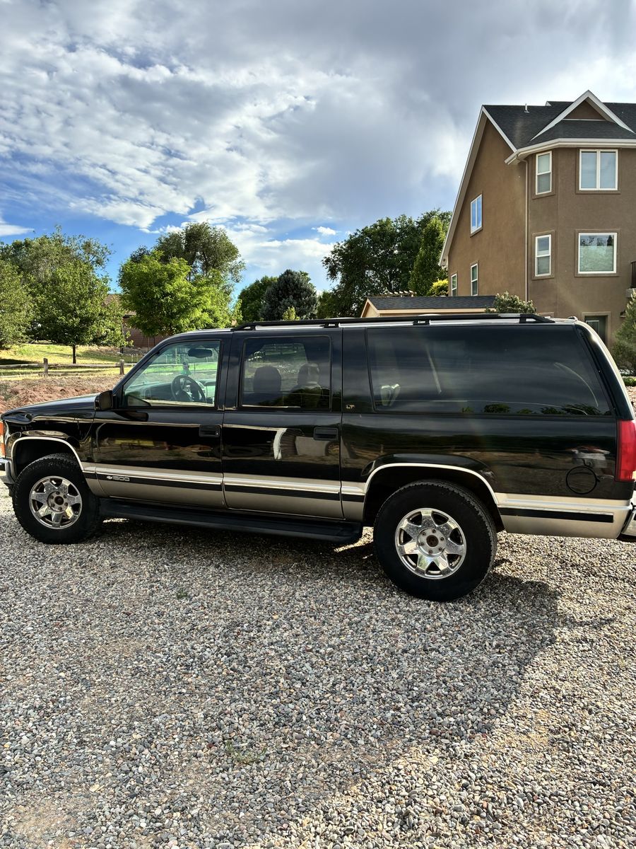 1999 Chevrolet Suburban LT