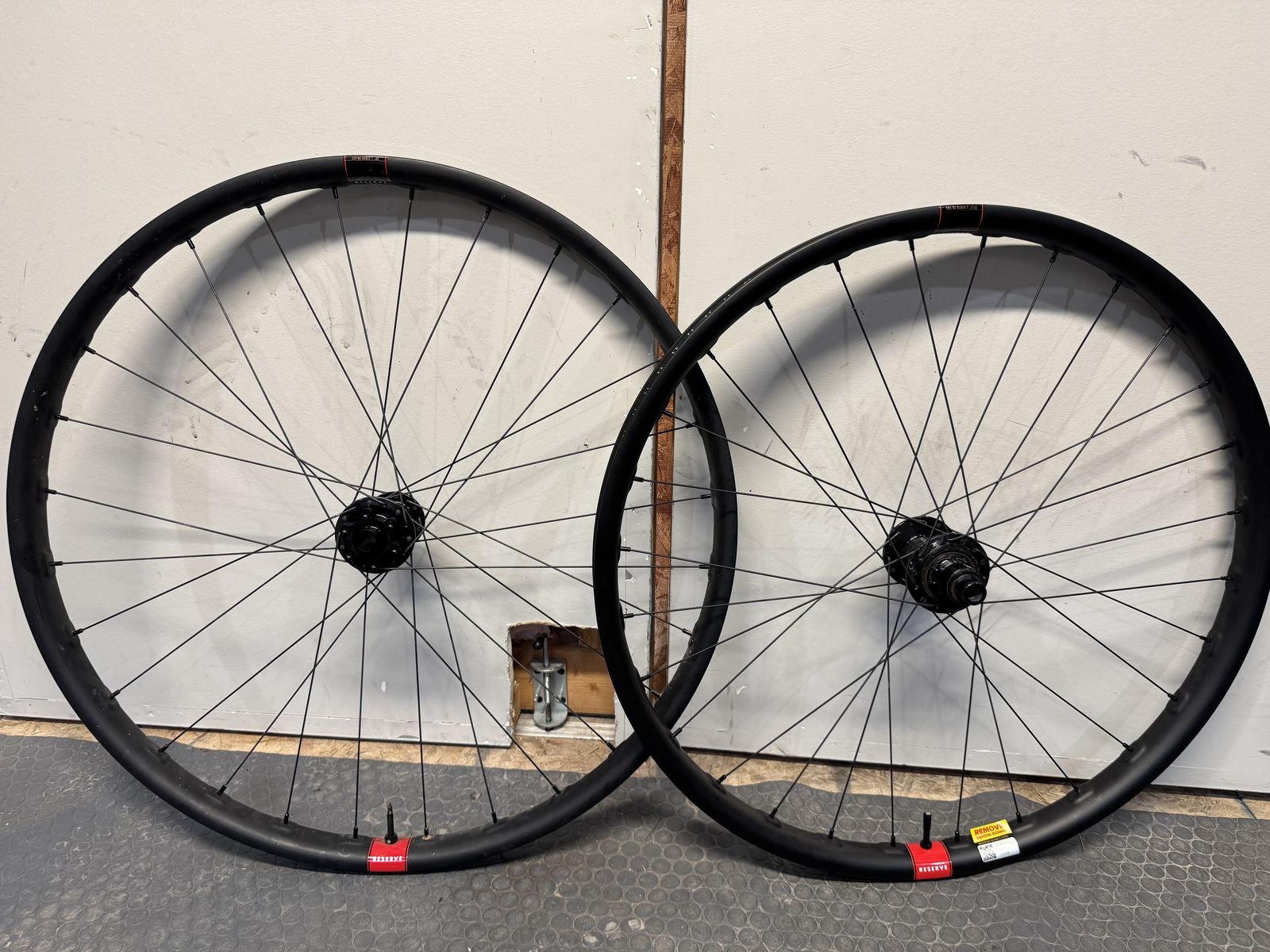 Santa Cruz Reserve Carbon wheelset / mullet