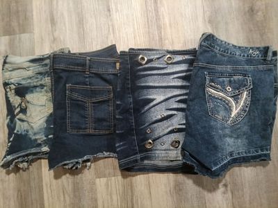 4 pair jean shorts plus 22w New photos