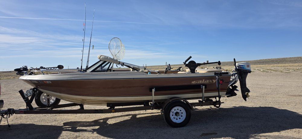 1985 19ft Galaxy fishing boat WILL CONSIDER TRADES