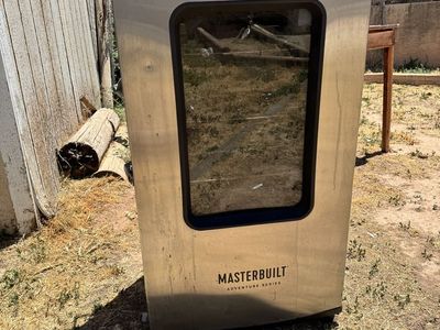 Masterbuilt Adventure Series Digital Electric Smoker with Window - Used, Good Condition