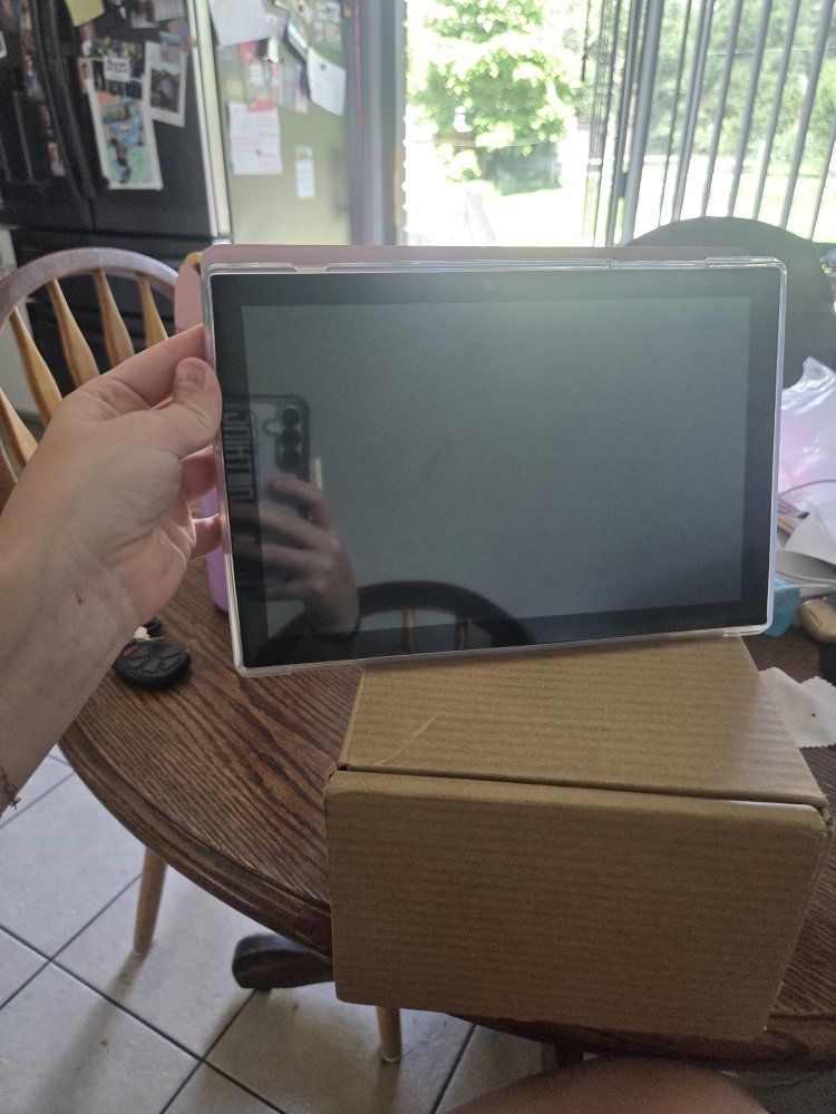 YQ10s Tablet with Pink Case