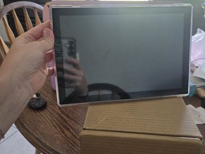 YQ10s Tablet with Pink Case