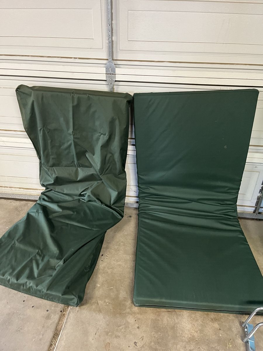 Green Folding Foam Mats / sleeping pads / camping pads