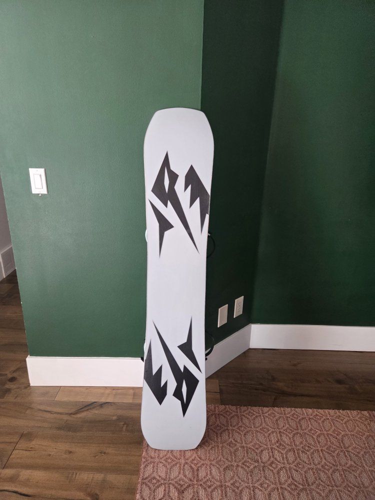 Jones Mountain Twin Pro Snowboard with Union Bindings