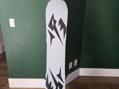 Jones Mountain Twin Pro Snowboard with Union Bindings