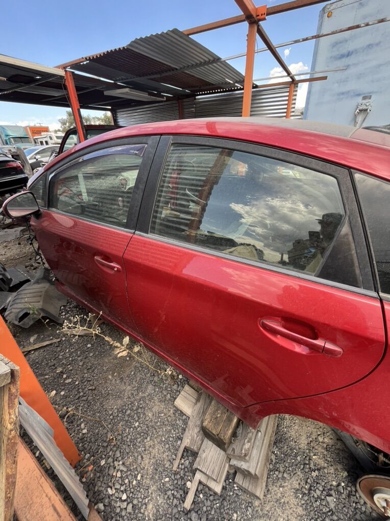 2011 Prius Gen3 Parts Make Offers