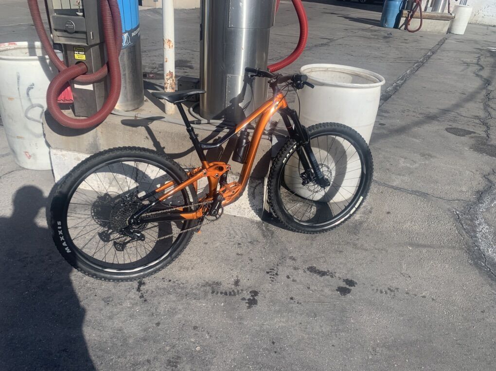 2022 Medium Giant Trance X 29 2 PRO W/Upgrades