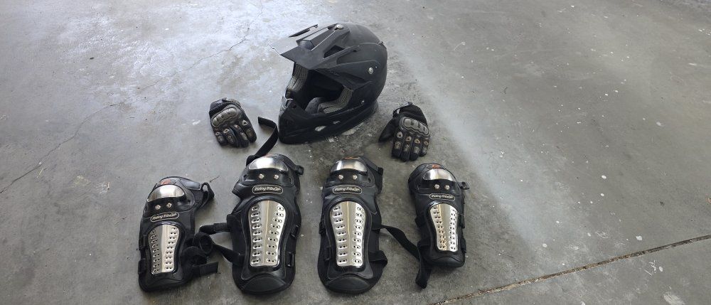 Motorcycle/Motocross Helmet, Knee Pads, and Gloves Set - Black