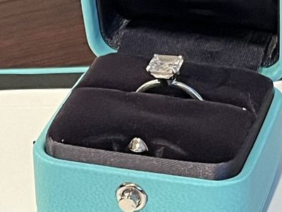 Tiffany 1.58 carats, color H, VVS2 engagement ring