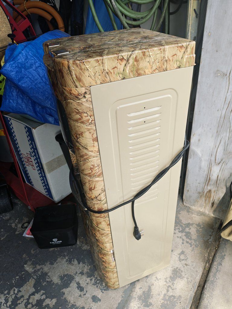 realtree camo water cooler. hot and cold water