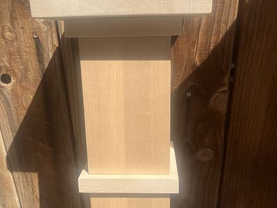 2 banisters/end Posts