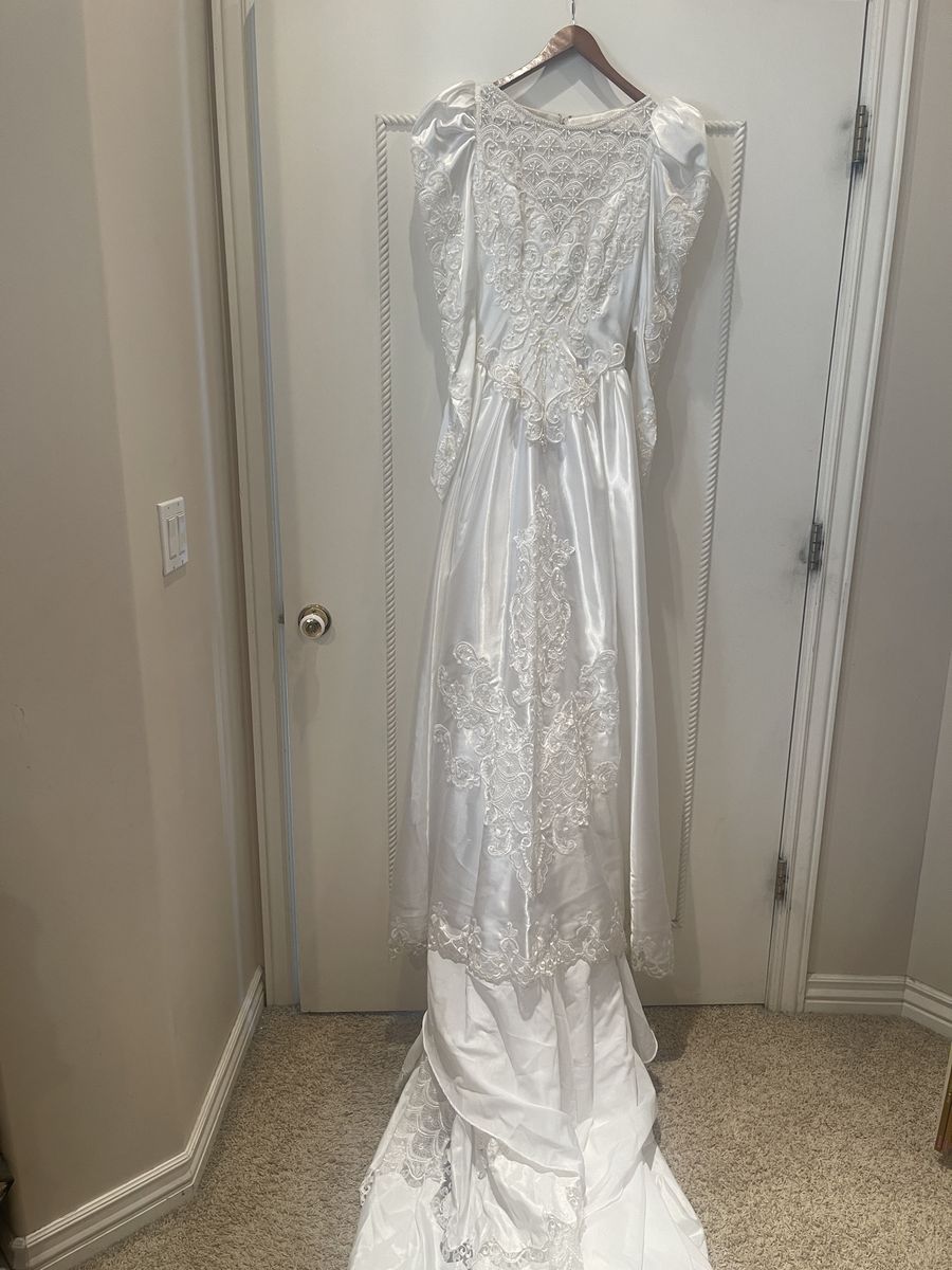 Vintage 90’s Wedding Dress - Size S/M