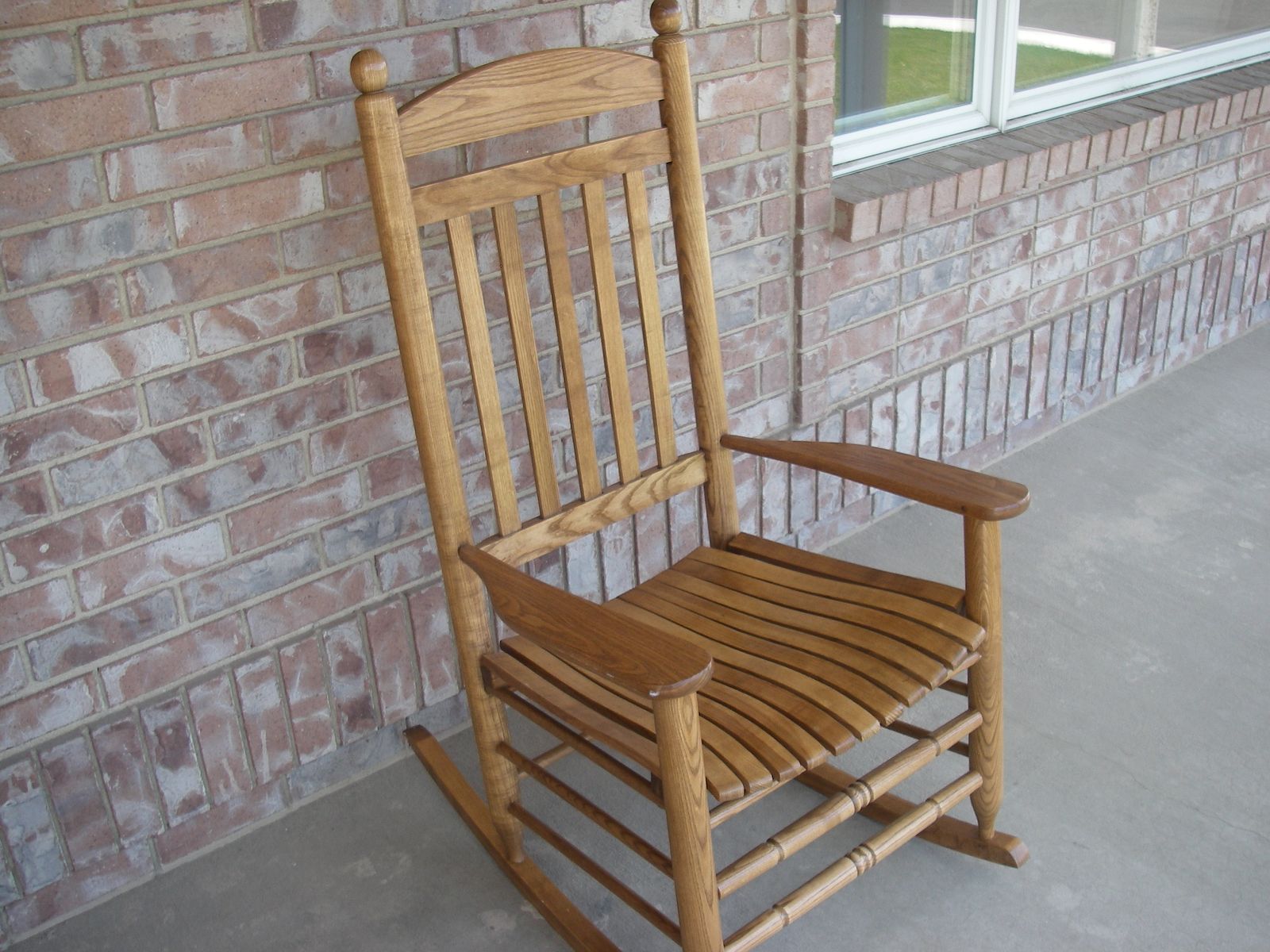 Like New, Large Oak Rocking Chair, Heavy Duty, Slatted, Indoor & Outdoor Patio Porch, w/ Pads