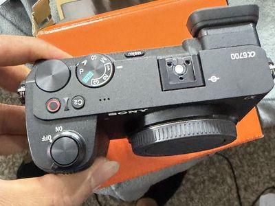 Sony A6700 1450$, Lens 35-150 1400