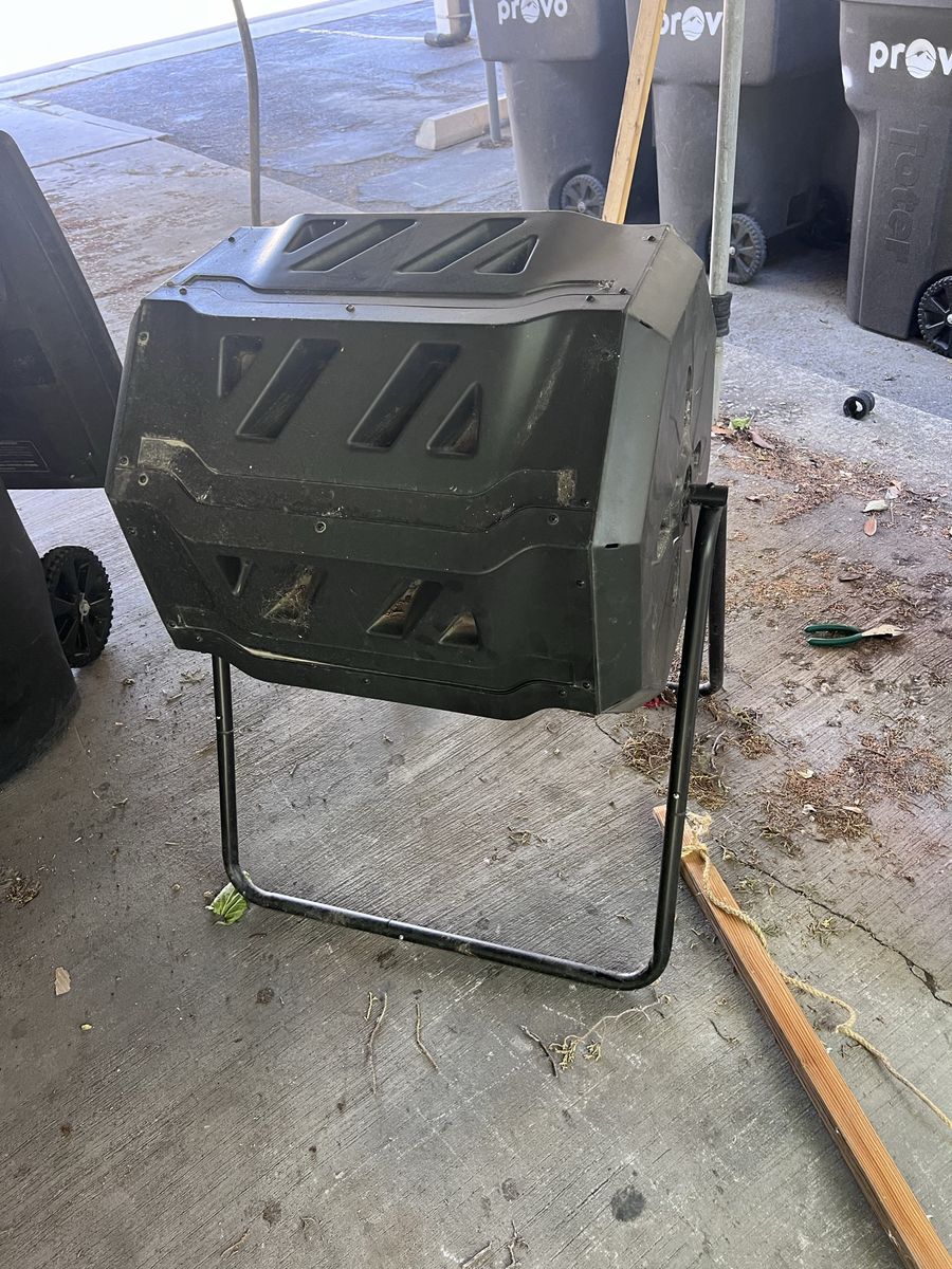 Black Outdoor Tumbling Composter, Dual Chamber Compost Bin for Garden & Yard Waste