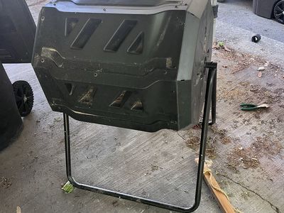 Black Outdoor Tumbling Composter, Dual Chamber Compost Bin for Garden & Yard Waste