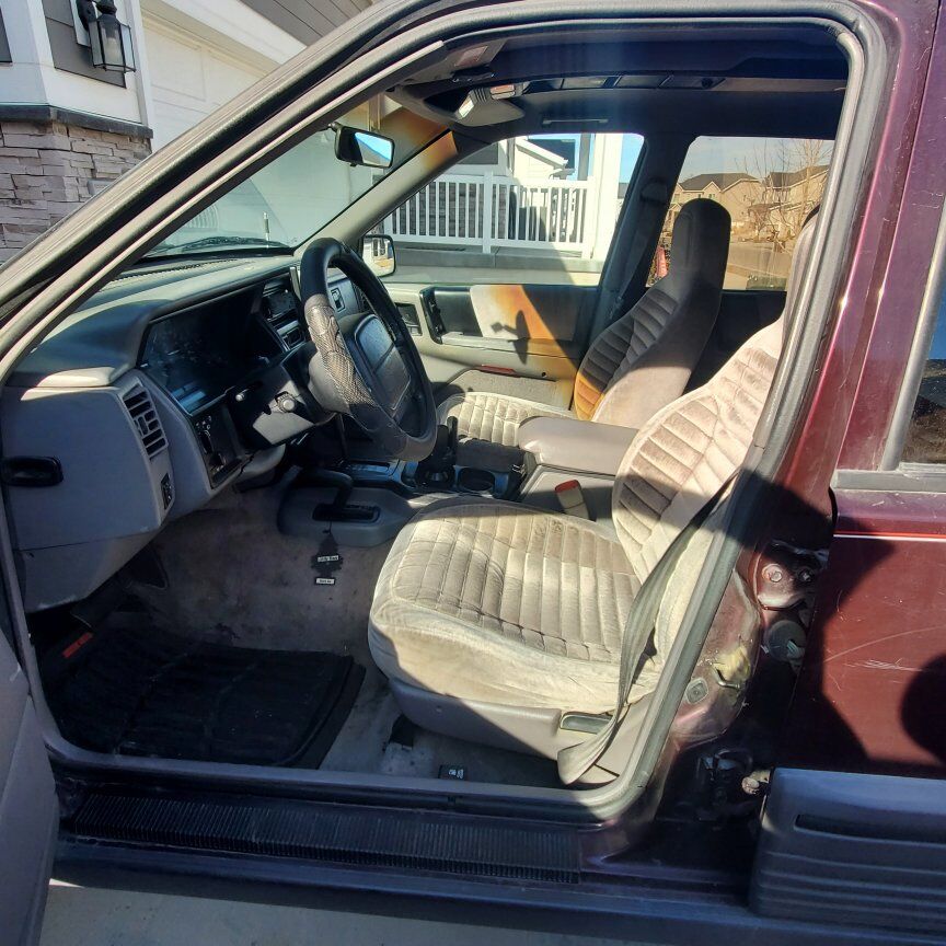 1994 JEEP GRAND CHEROKEE Laredo