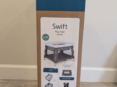 Maxi-Cosi Swift Play Yard, On Safari Gray