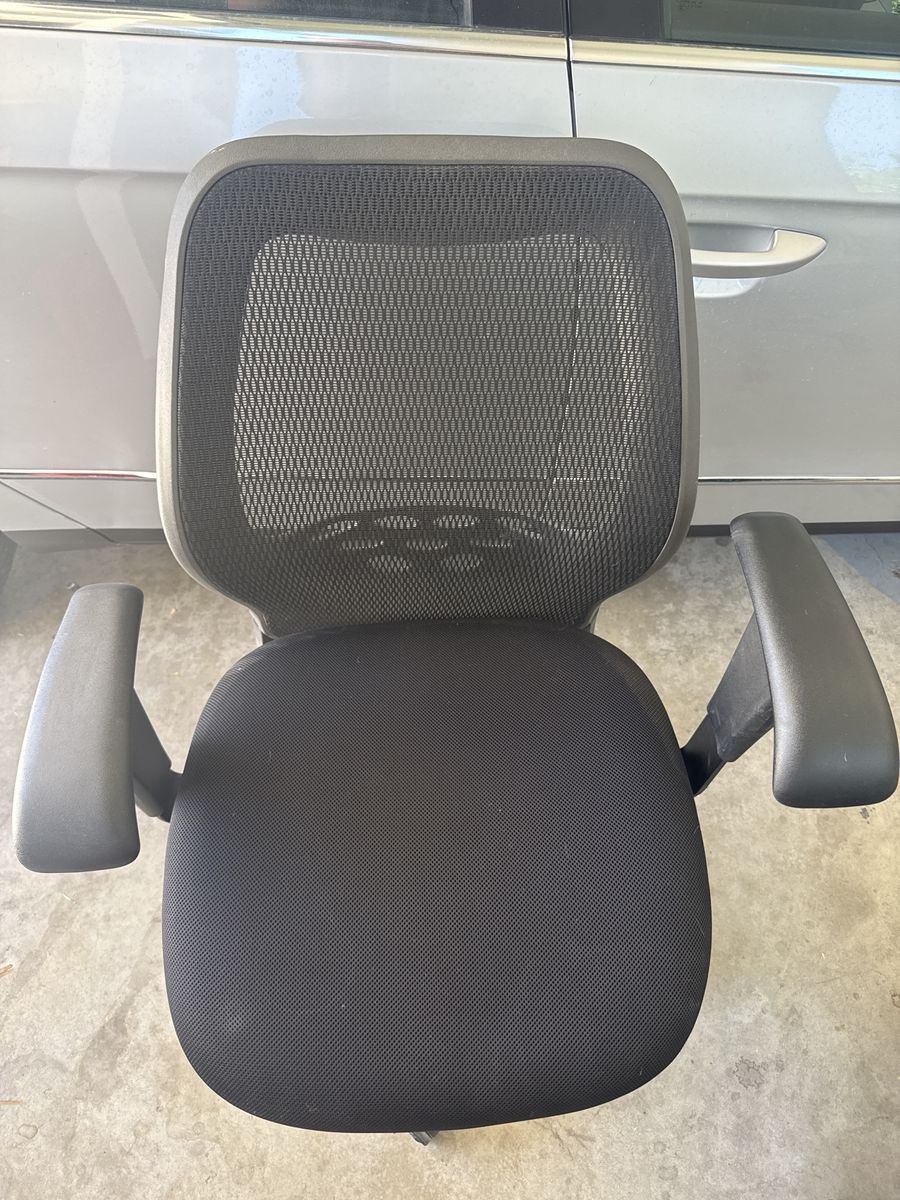 Commercial Ergonomic Mesh Office Chair - Adjustable Arms, Height & Tilt, Padded Seat