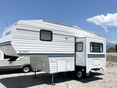 2001 komfort 24 foot fifth wheel $6000