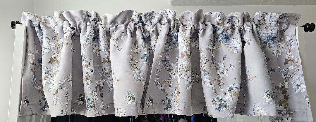 Valences 52"x20" with rods