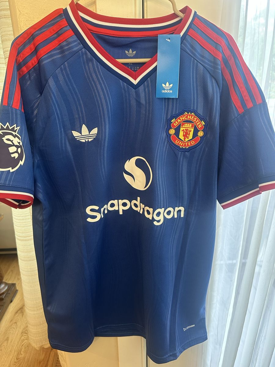Adidas Manchester United B. Fernandes #8 Third Jersey Size Large New with Tags