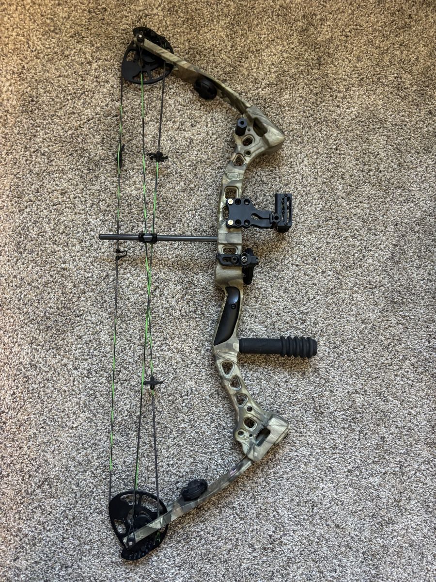 Diamond Razor Bow