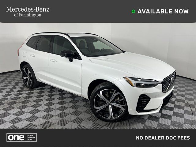 2022 Volvo XC60 Recharge T8 R-Design
