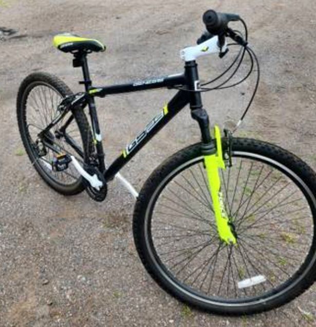 29' Men Genesis Mountain Bike .Fast